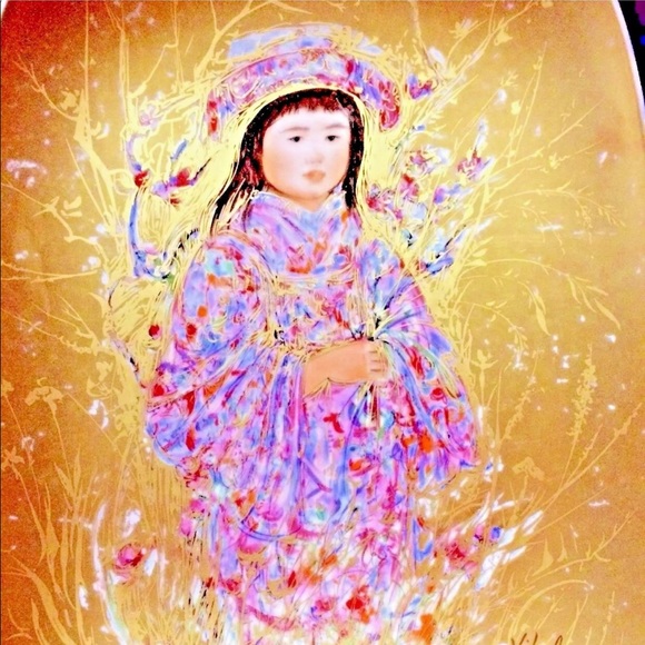 New Edna Hibel Plate TAKARA Arte Ovale 24k G 77 - Picture 2 of 16